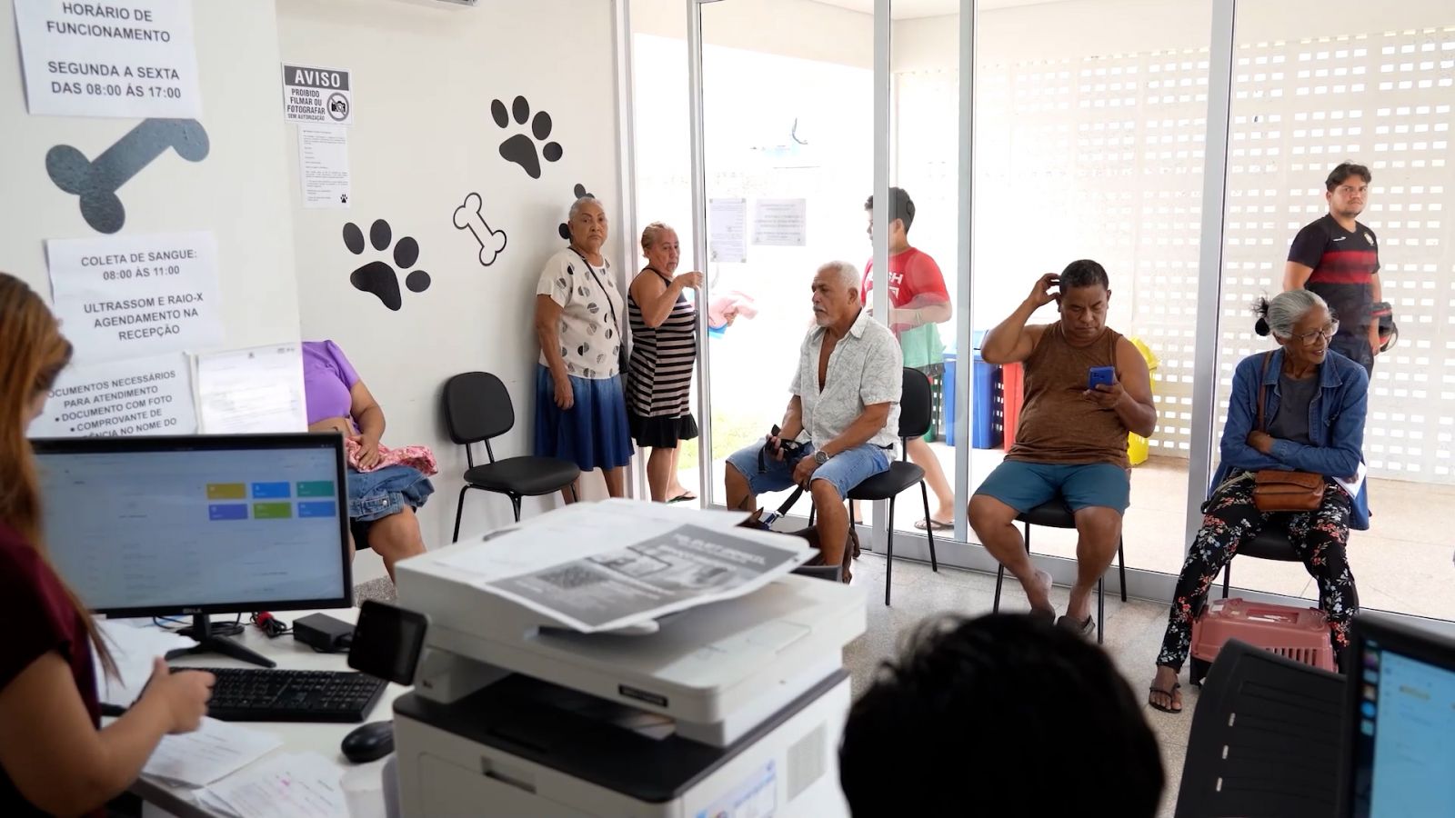 Às 8h, os portões são abertos e os animais passam pelos atendimentos programados